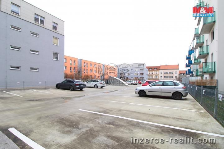 Pronájem, parkovací stání, Plzeň, ul. Poděbradova