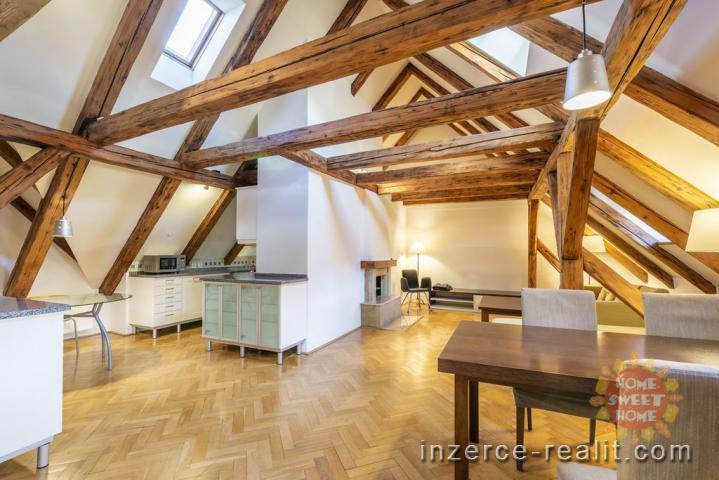 Luxusní, zařízený byt 3+1 150 m2, pronájem, Praha 1 - Malá Strana, Tomášská, balkon, výhled na Prahu