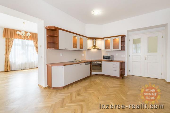 Pronájem luxusního bytu 5+1 (165 m2), Vinohrady - Chorvatská ulice, garáž, vhodné i pro spolubydlení