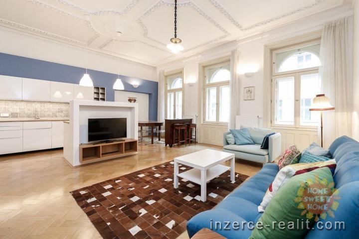 Pronájem Praha 1, krásný moderní byt 2+kk po celkové rekonstrukci, zařízený,  66,5 m2, centrum